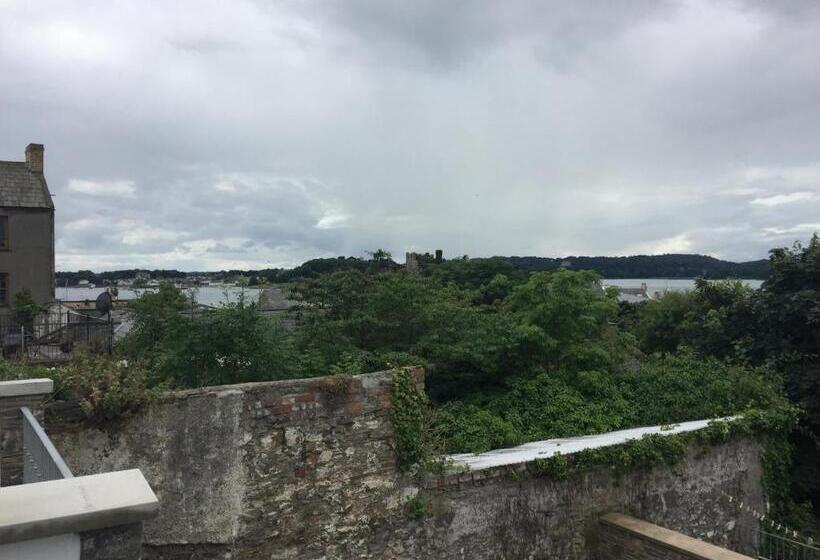 Bed and Breakfast Roomz