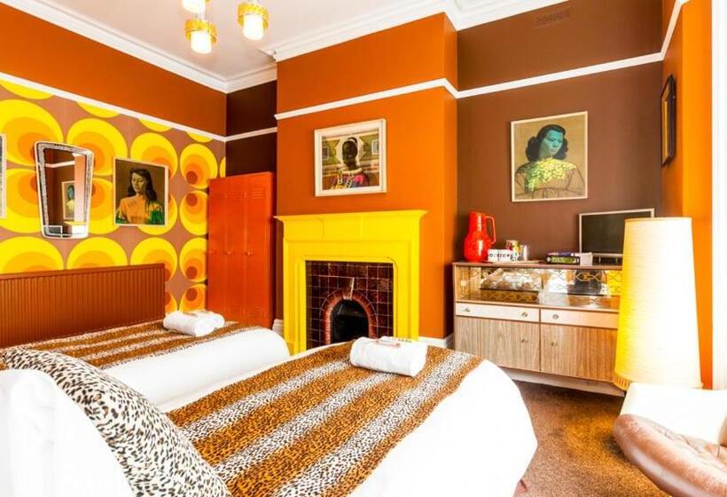 Bed and Breakfast Snooze