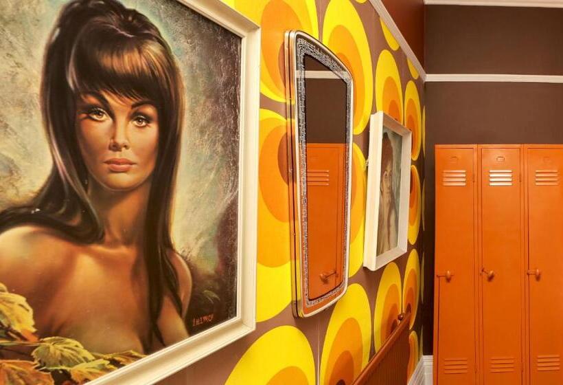 Bed and Breakfast Snooze