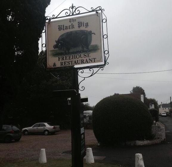 ベッドアンドブレックファースト The Black Pig Public House