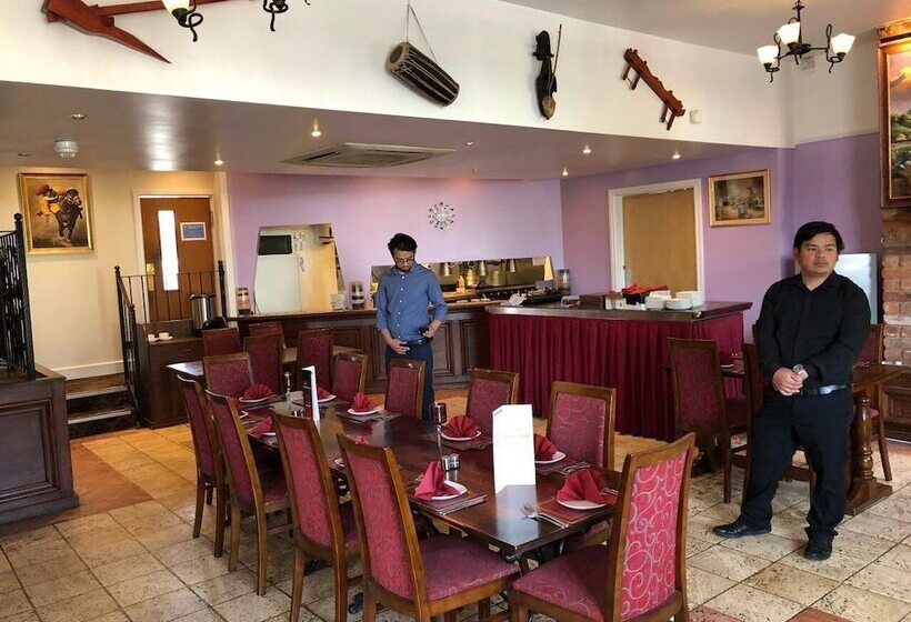 민박 The Woolaston Inn