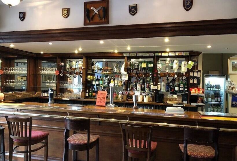 민박 The Woolaston Inn