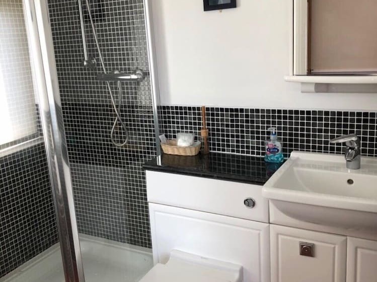 민박 The Woolaston Inn