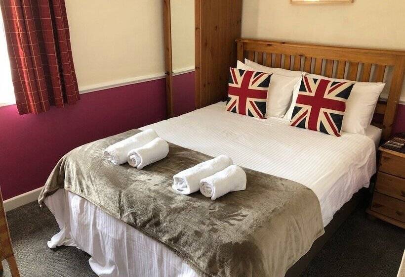 민박 The Woolaston Inn