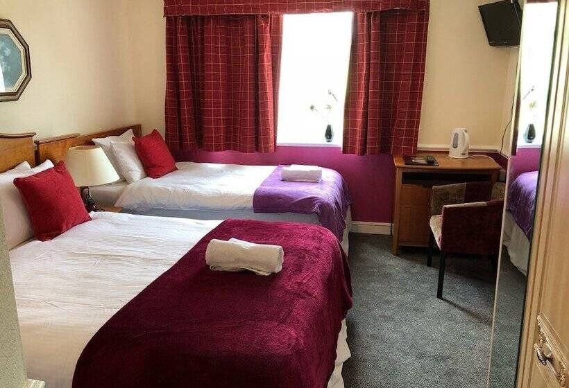 민박 The Woolaston Inn