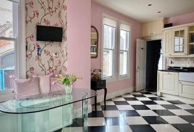 مبيت وإفطار Upton House