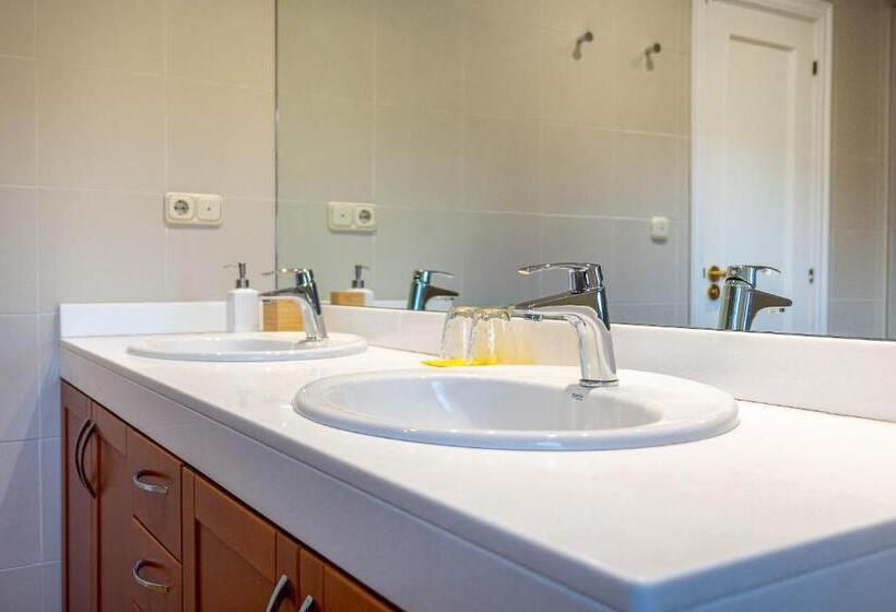 Bista Eder Hotel & Lodge