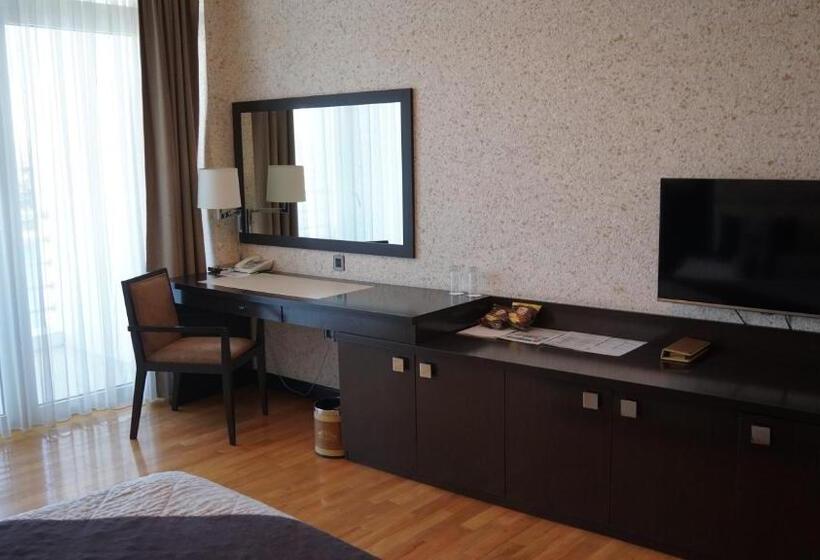 Agsaray Deluxe Hotel & Spa