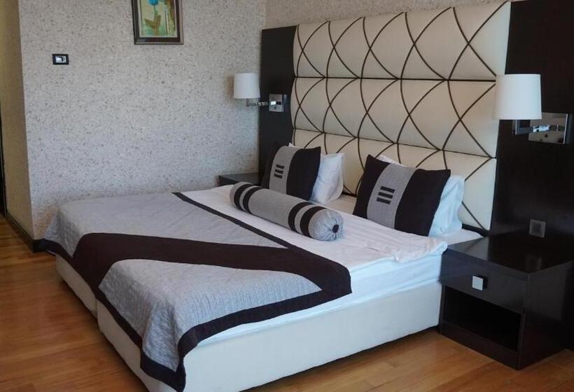 Agsaray Deluxe Hotel & Spa