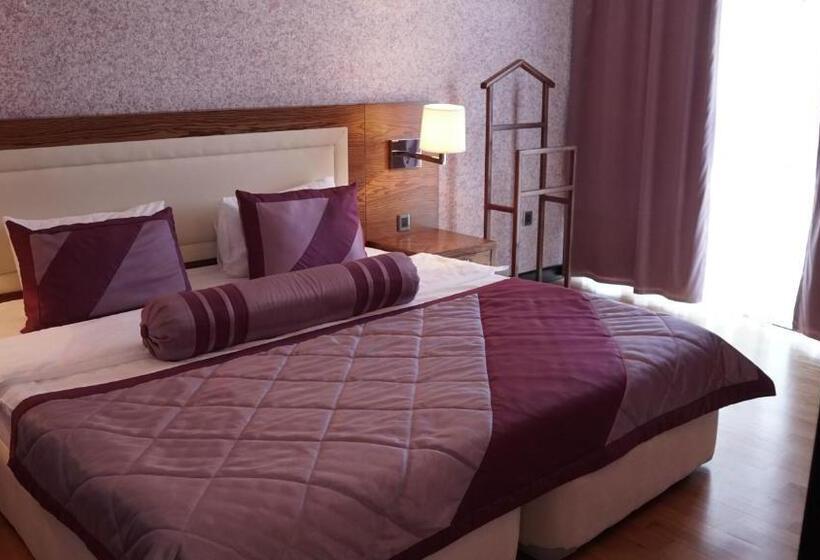 Agsaray Deluxe Hotel & Spa