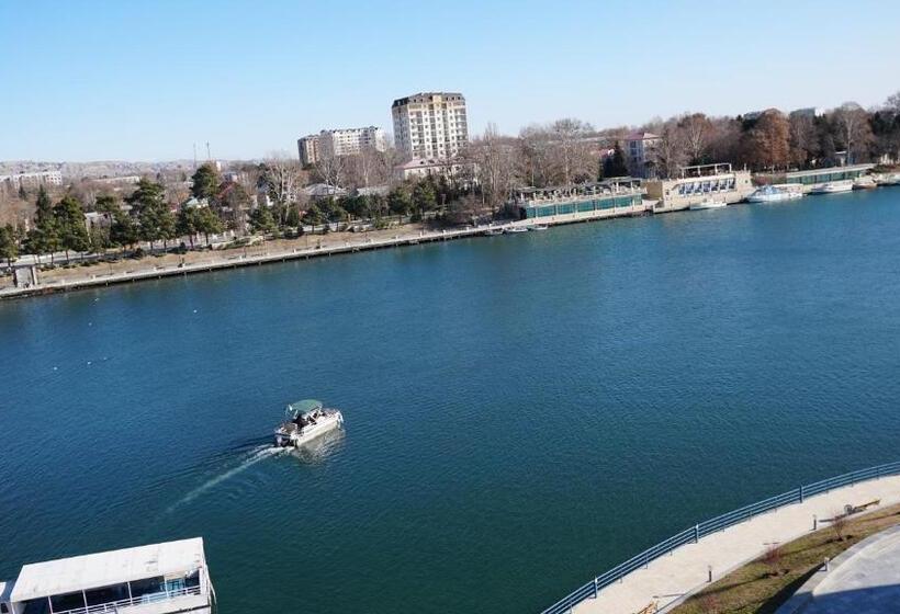 Agsaray Deluxe Hotel & Spa