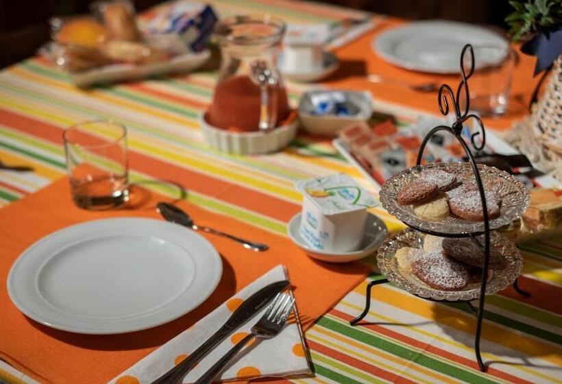 فندق Ai Due Pini B&b