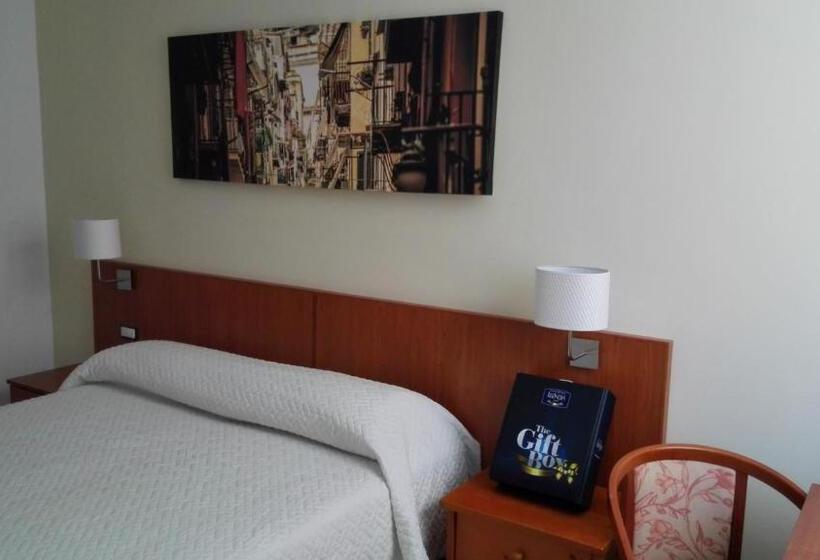 בית מלון כפרי Albergo Del Pino