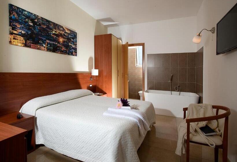 בית מלון כפרי Albergo Del Pino