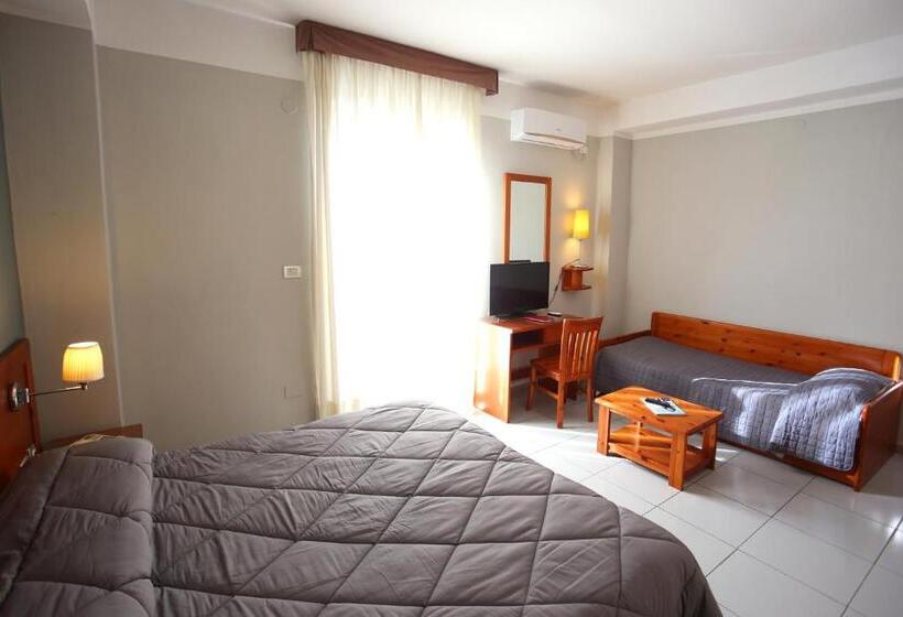 בית מלון כפרי Albergo Del Pino