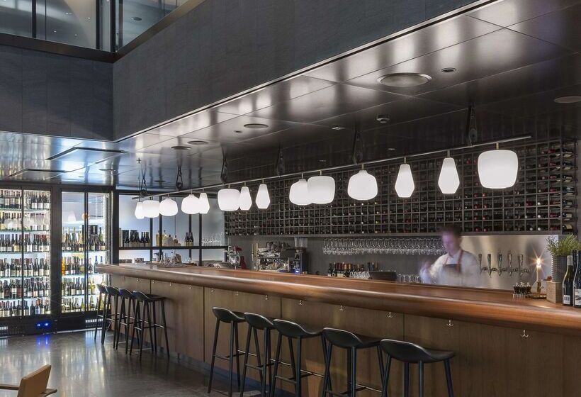 בית מלון כפרי At Six