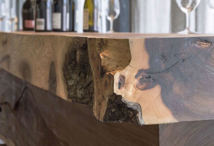 בית מלון כפרי At Six