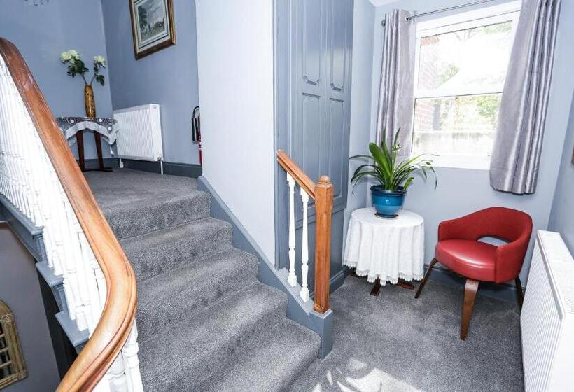 Отель Beckenham Park