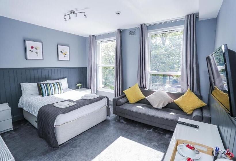 Отель Beckenham Park