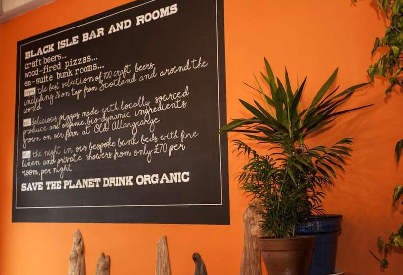 בית מלון כפרי Black Isle Bar & Rooms