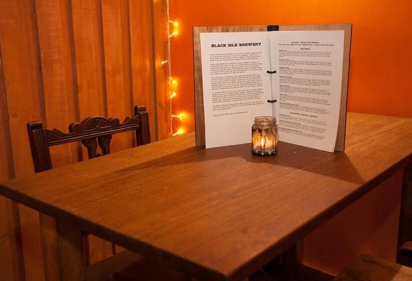 בית מלון כפרי Black Isle Bar & Rooms