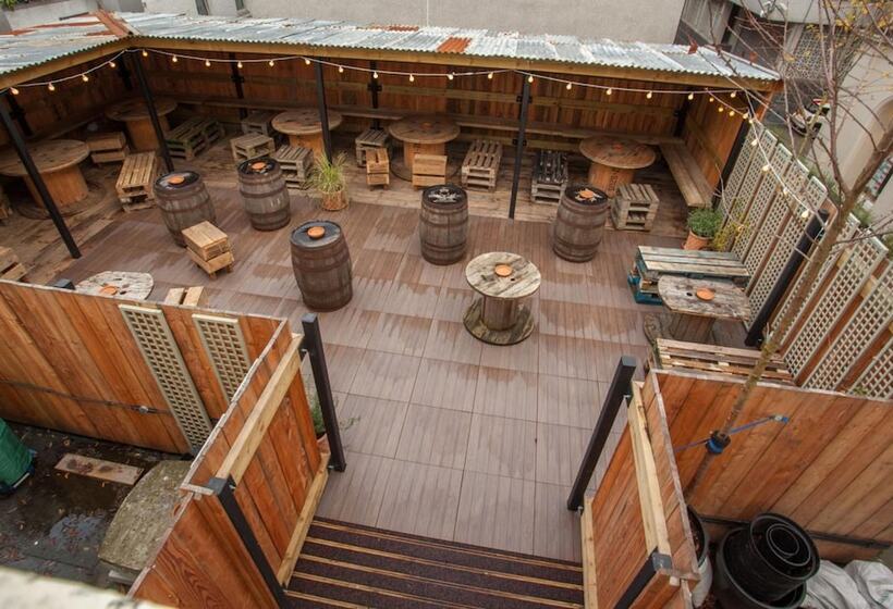 בית מלון כפרי Black Isle Bar & Rooms