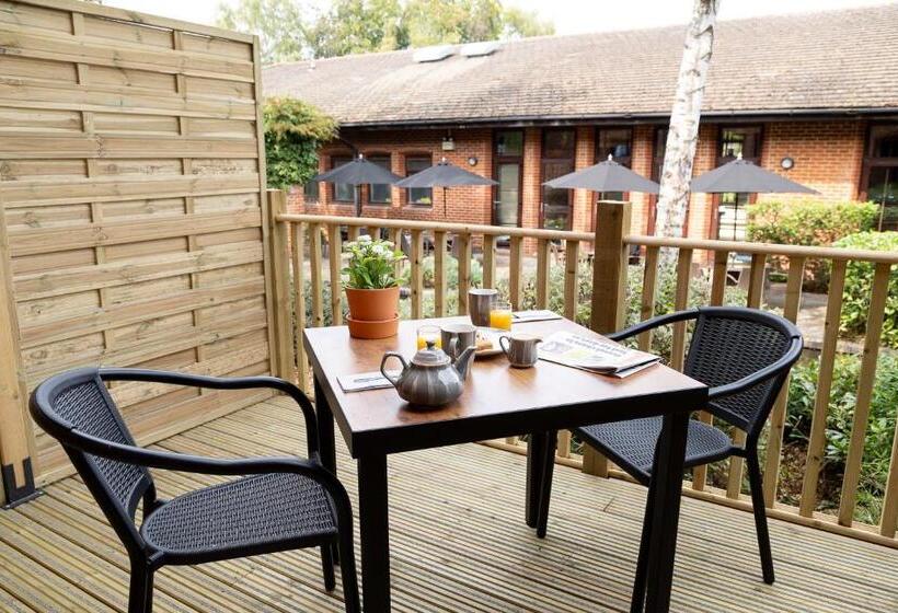 Отель De Vere Horsley Estate