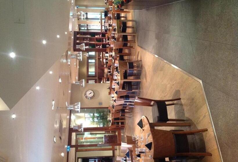 Отель De Vere Horsley Estate