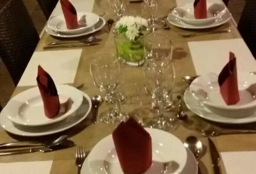 فندق Duque De Gredos