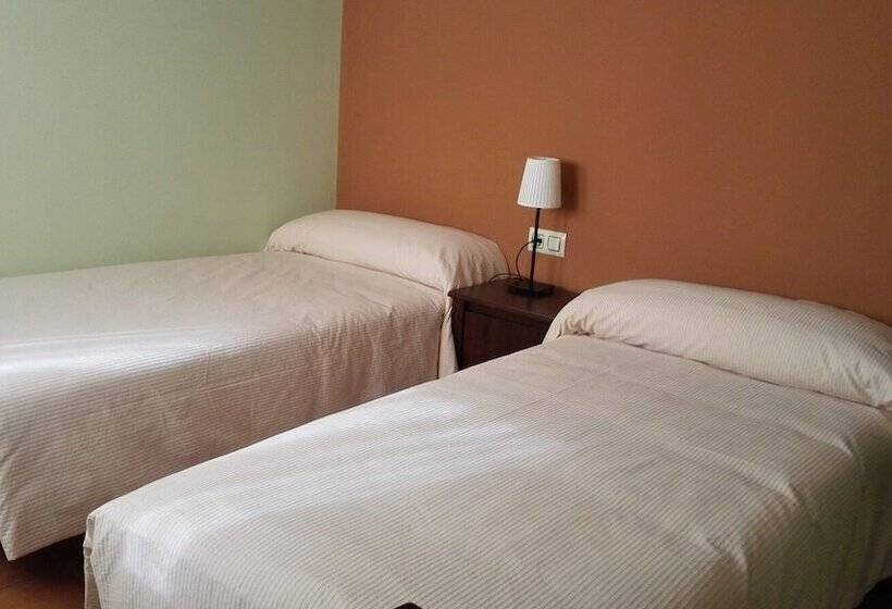 فندق Duque De Gredos