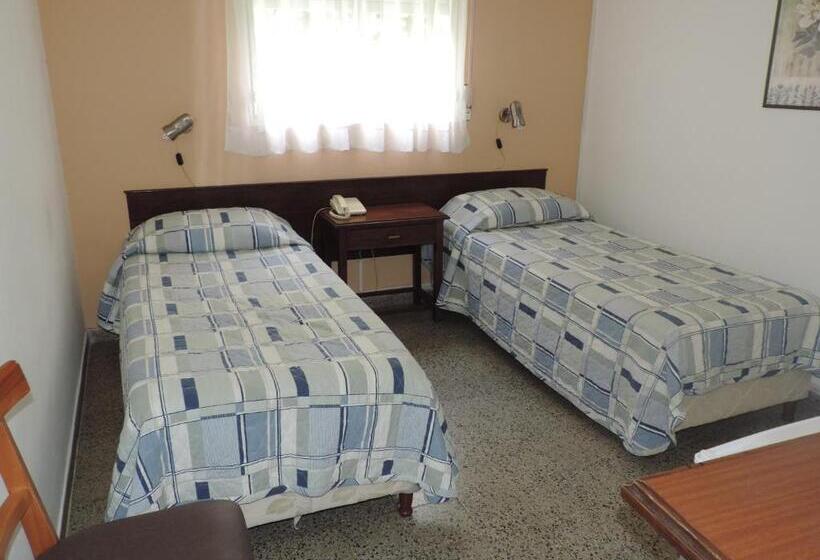 هتل Español Salto