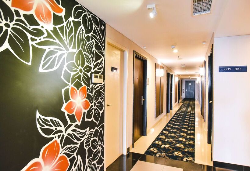 Отель Golden Tulip Essential Tangerang