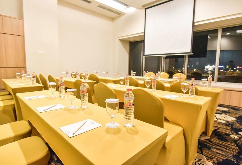 هتل Golden Tulip Essential Tangerang