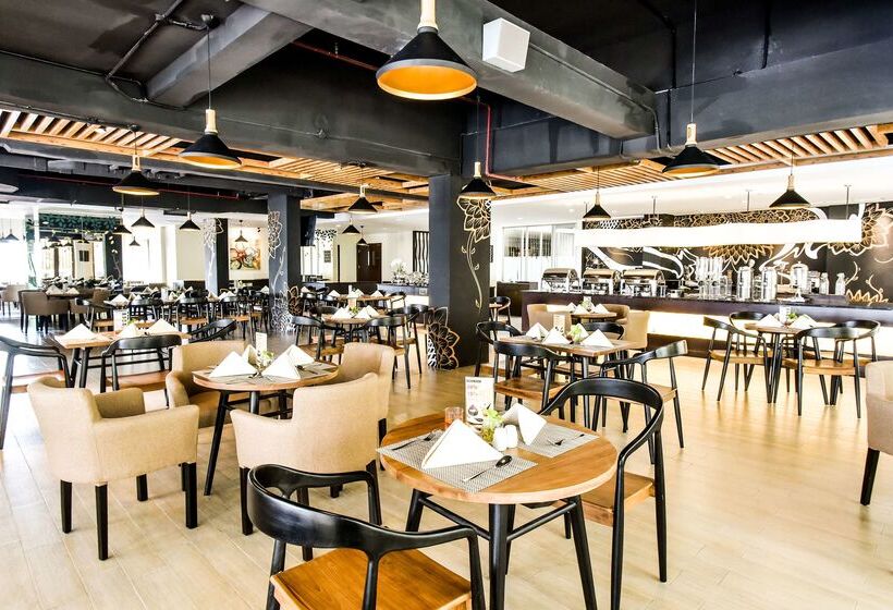 Отель Golden Tulip Essential Tangerang