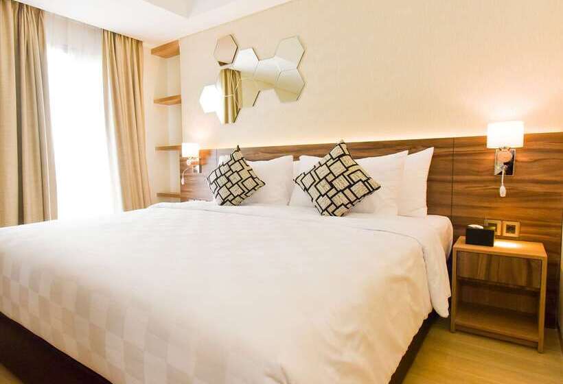 Отель Golden Tulip Essential Tangerang