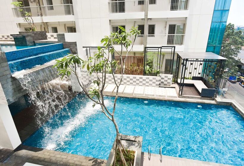 Отель Golden Tulip Essential Tangerang