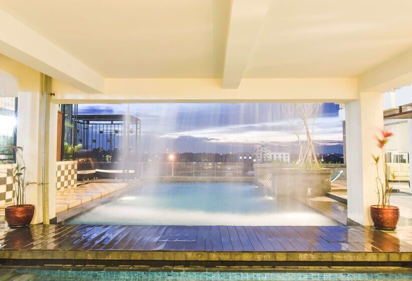 Отель Golden Tulip Essential Tangerang