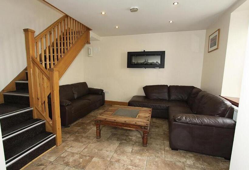 Отель Gwesty Ty Newydd