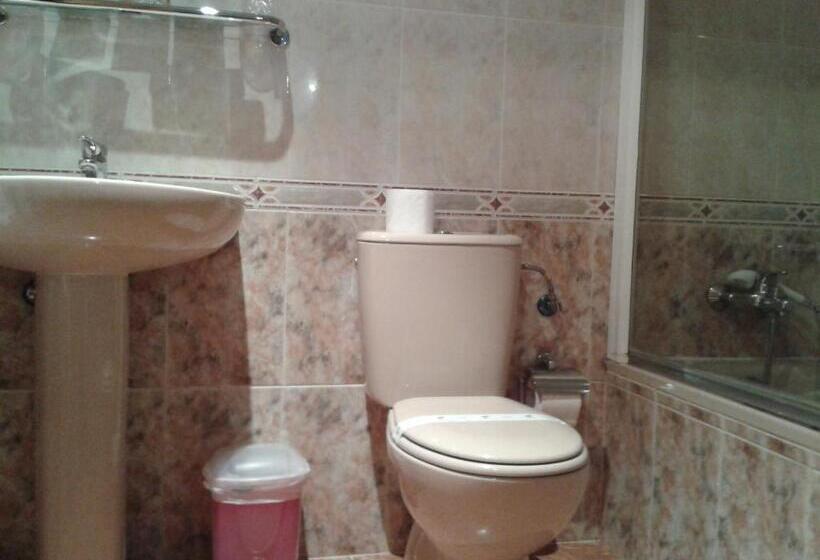 בית מלון כפרי Hostal Campus