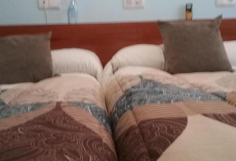 בית מלון כפרי Hostal Campus