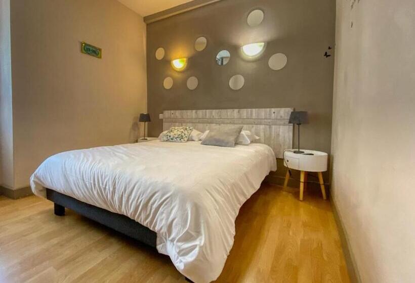 בית מלון כפרי Hôtel Le P'tit Monde