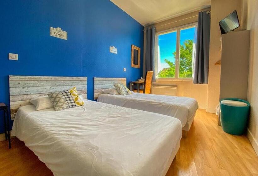 בית מלון כפרי Hôtel Le P'tit Monde