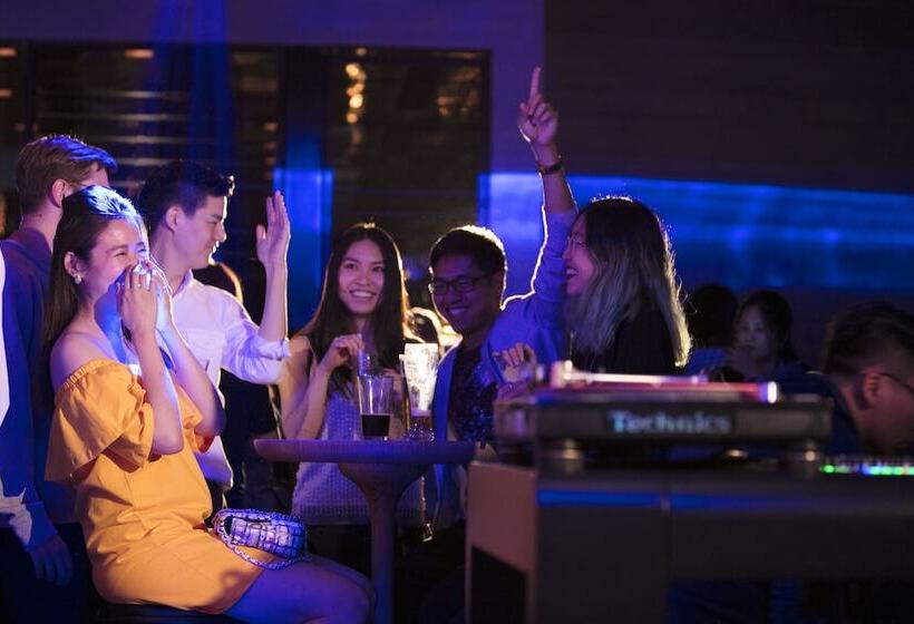 Отель Jen Beijing By Shangri La