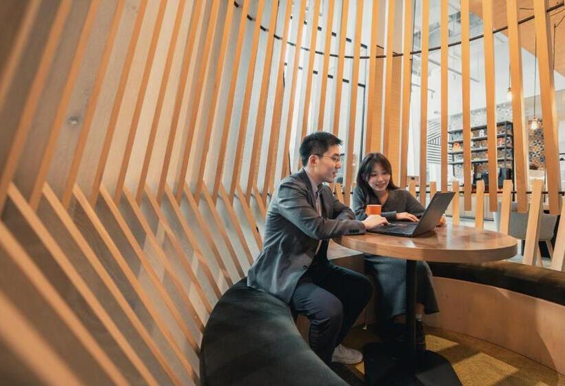 Отель Jen Beijing By Shangri La