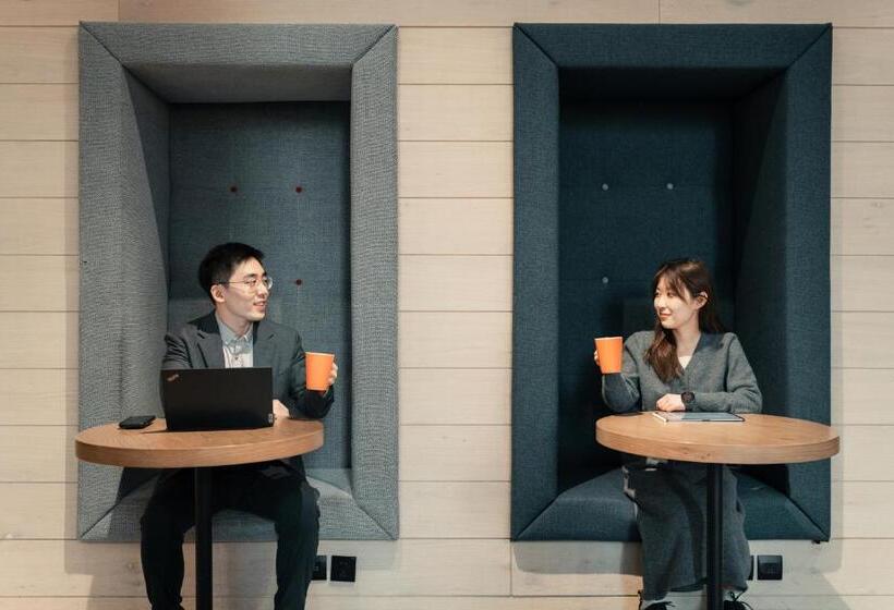 Отель Jen Beijing By Shangri La