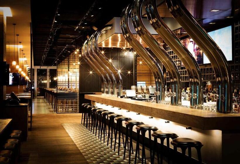 Отель Jen Beijing By Shangri La