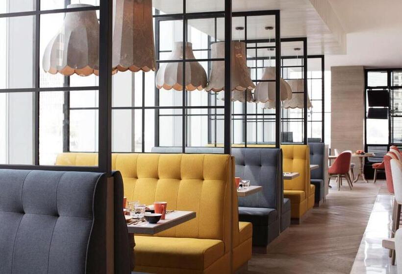 Отель Jen Beijing By Shangri La