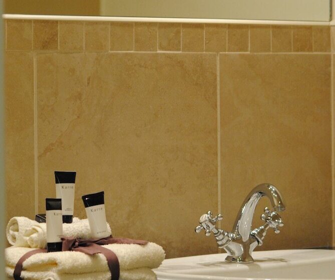 酒店 Killiane Castle Country House & Farm