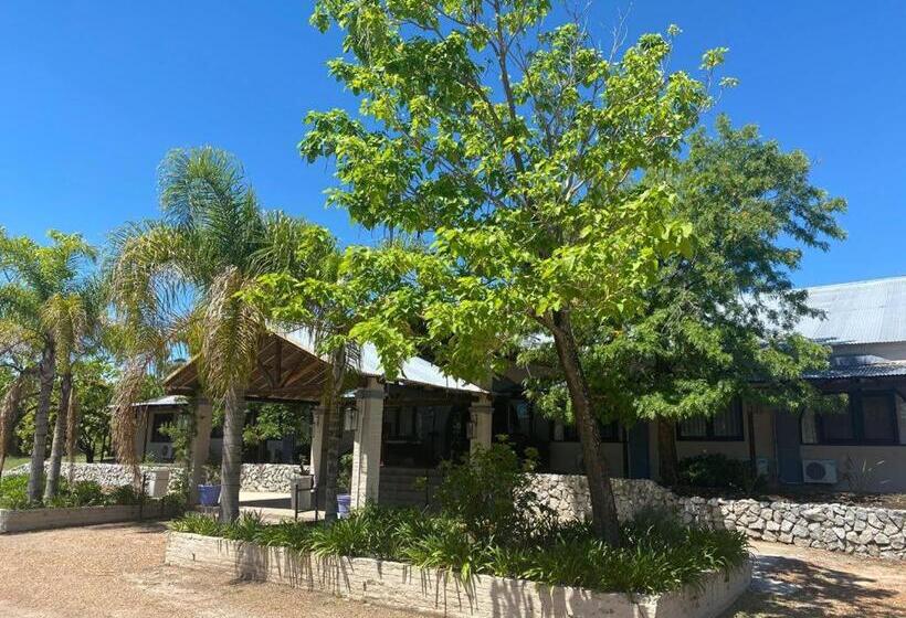 هتل La Castellana