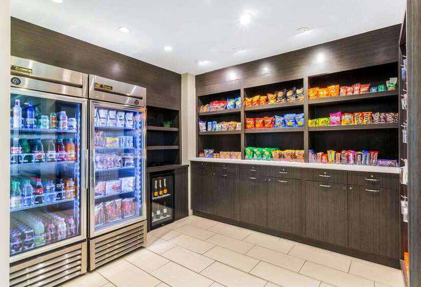 هتل La Quinta By Wyndham Odessa North   Sienna Tower